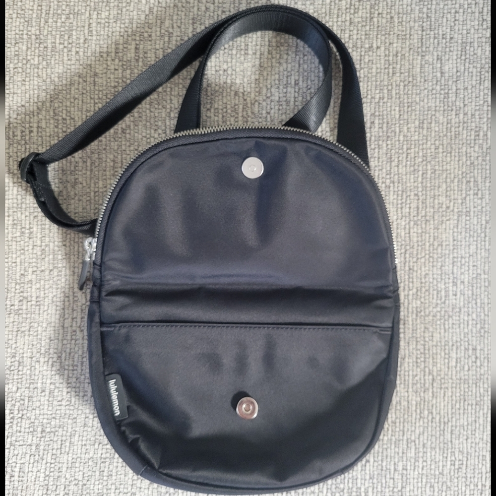 Lululemon All Night Festival Bag 2L - Picture 2 of 5